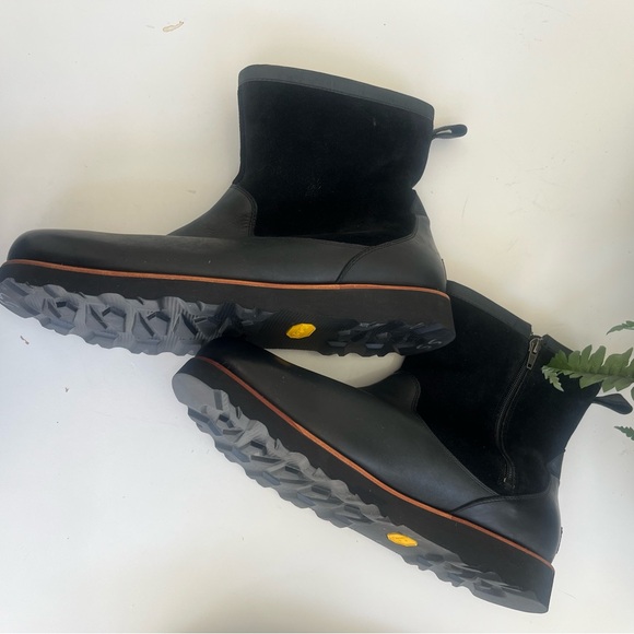 UGG NWOT HENDREN TL WP BLACK LEATHER BOOTS MID SIDE ZIP WOOL LINING MENS 17 - Picture 8 of 14